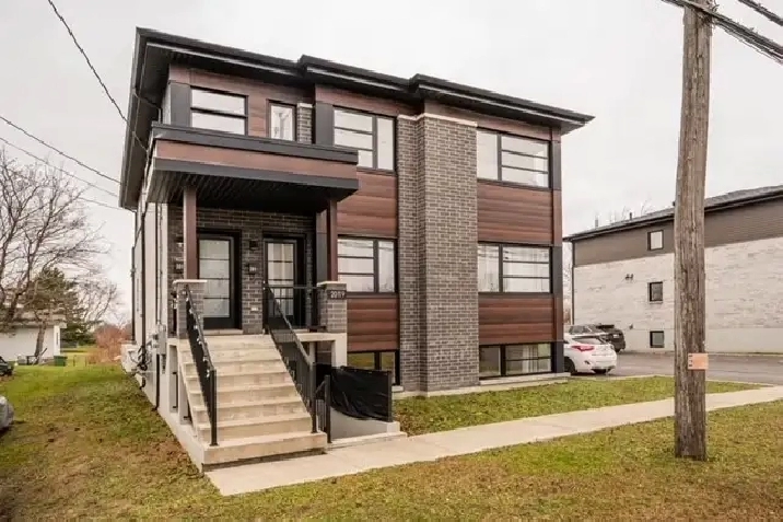 Grand 4 1/2, Style condo, Iberville