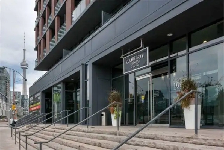 Beautiful 1 BDRM w/Balcony, Parking & Storage - Downtown Toronto