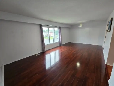 STUDENTS! - BRIGHT, CLEAN rooms near CARLETON - WATER Included