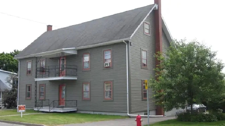 3 1/2 logement Kingsey falls