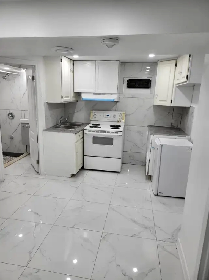 3 bedroom basement for rent close to Clarkson GO station