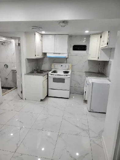 3 bedroom basement for rent close to Clarkson GO station