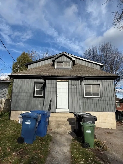 B-48 Alma Street North  - Unit B Apartment for Rent