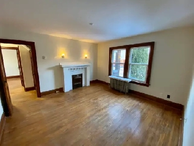 Main Floor 2 Bedroom Apartment in Niagara Falls!