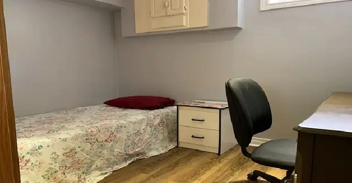 Room - Private bathroom - FEMALE only - Mohawk College- NOW