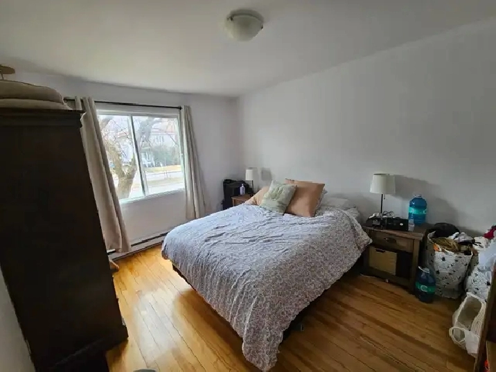 4 et demi a louer - Près du Métro Longueuil