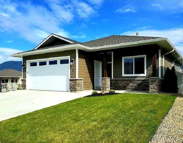 SALMON ARM - HOUSE FOR SALE