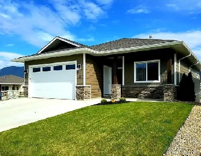SALMON ARM - HOUSE FOR SALE