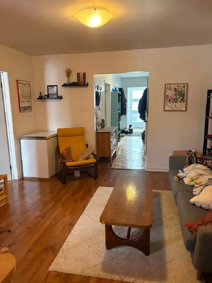 4 bedroom…Appliances Included….Near Lafontaine Park