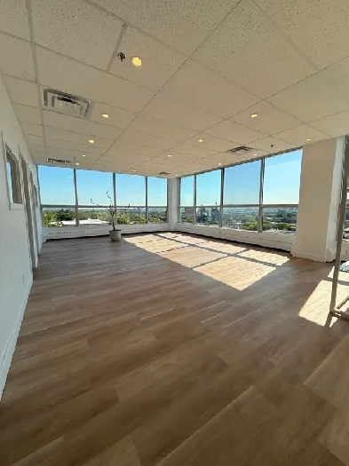 2 MOIS GRATUITS - Bureau 1 581 pc Suite 517 - 2120 Sherbrooke E.