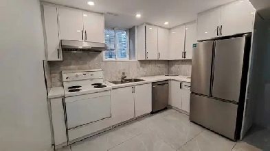 New Renovated Bedroom Near Go Station, HWY, Airport, Hospital