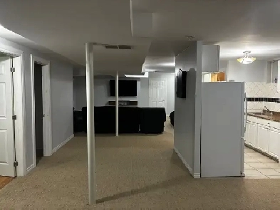 3 bedroom basement apartment Oshawa $2, 200 All-Inclusive