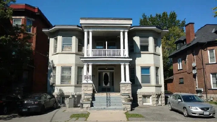 Sandy Hill Basement Bachelor/Studio Apartment for Rent -257 Daly