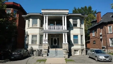 Sandy Hill Basement Bachelor/Studio Apartment for Rent -257 Daly