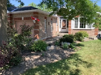 4 Bedroom, 3 Bath Executive Home in ravine setting