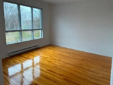 Ville Lasalle grand et  beau 4 1/2