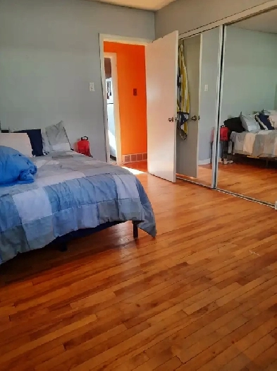 Master Bed Room for $ 750: near Algonquin college  and baseline