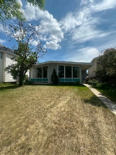 2 Bedroom Upper Suite for Rent – 5 mins from UofC!