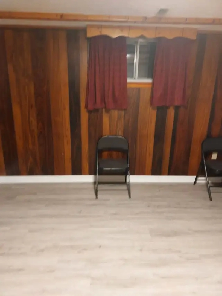 TWO BEDROOMS WALKOUT BASEMENT,7324 REINDEER DR  MALTON . $ 1700