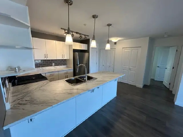 212-111 Denholm Gate