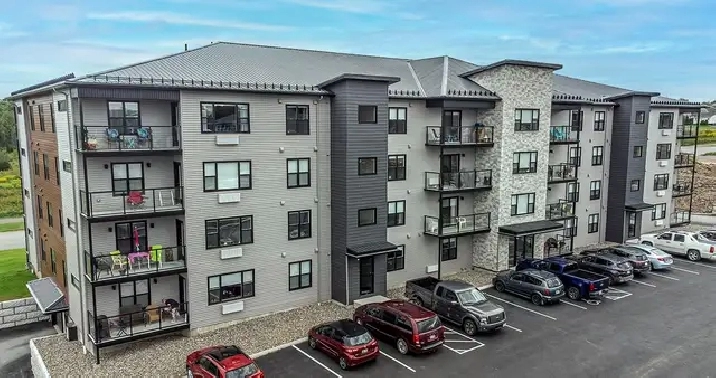 405-20 Patience Ln, 2Beds TOP FLOOR w/balcony!  Avail July 1