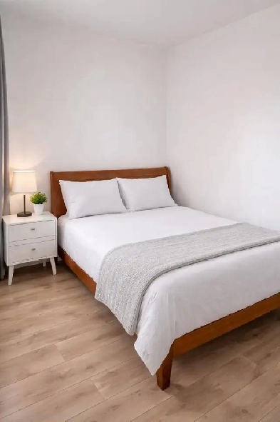 Bright Furnished Room – Metro – Parking – $850 – Short-Term Now