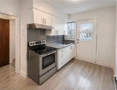 3 ½ Disponible 1er Mai Metro Parc