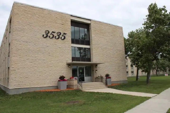 Bachelor and 2 Bedroom Suites Available - Portage Gardens!