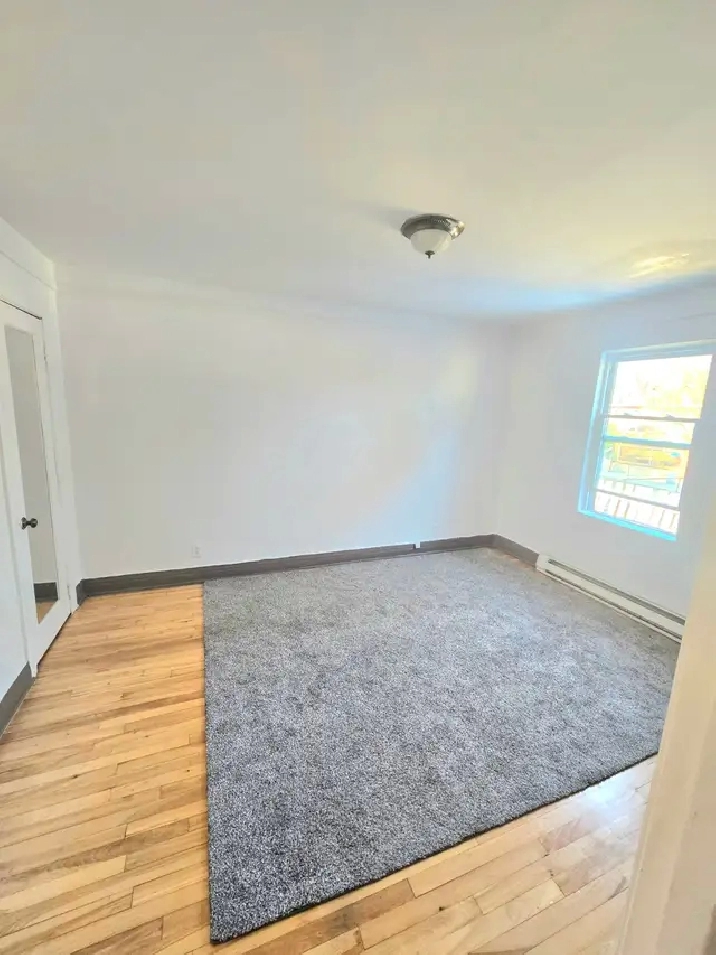 4 1/2 Parking  Hydro