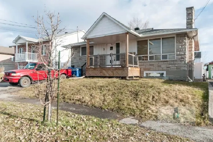 Apartement à Louer - 9 rue Donald Saint-Jacques #2