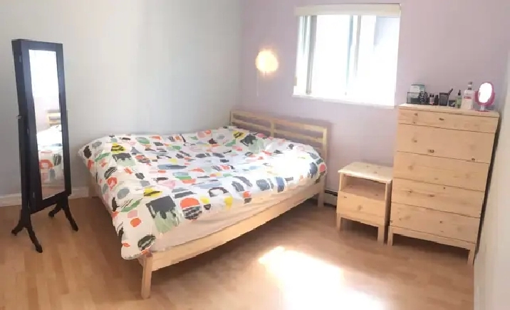 Private Furnished Room near Renfrew Skytrain $950