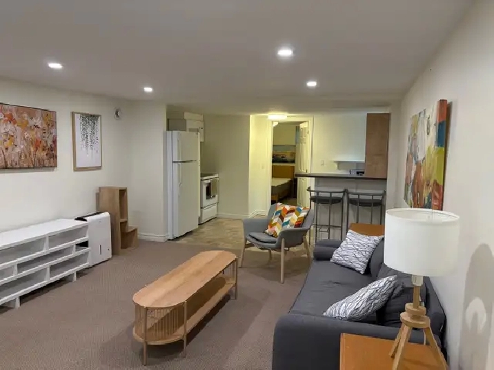 Quiet 1 bedroom apt - all inclusive - across from beach & trails