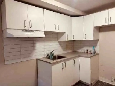 metro prefontaine, 41/2 demi sous sol ,cour aout 2026