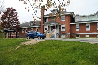 Spacious 2 Bedroom in a Historic Building