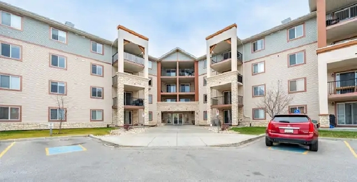 Beautifully bright condo located in the heart of Cochrane