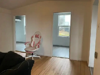 Uptown 3 brm with hydro, heat & water included/amenities nearby