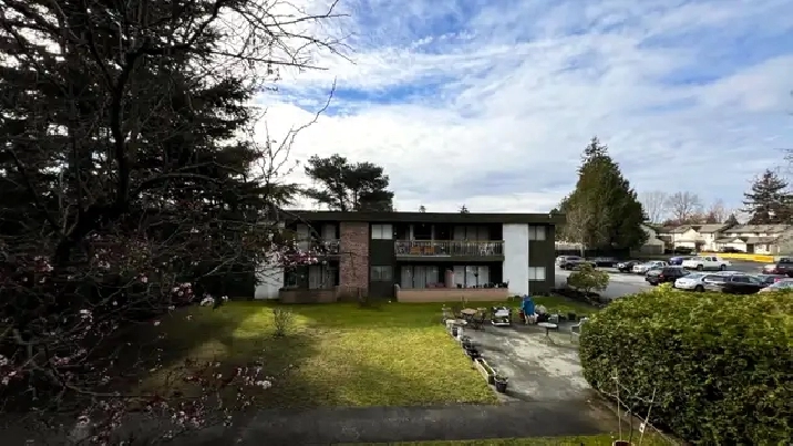 Renovated 2 bed 2 bath available now at Delta West!