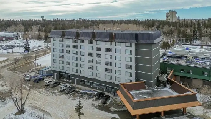 Furnished Bachelor, with a POOL View and Fitness Center Access!