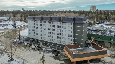 Furnished Bachelor, with a POOL View and Fitness Center Access!