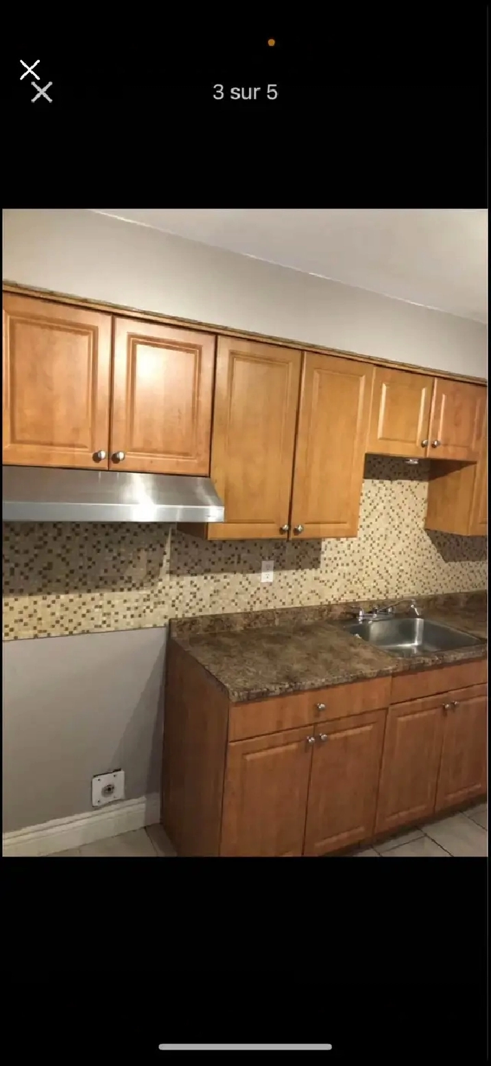 Métro Cadillac 4 1/2 situé au 2 étage