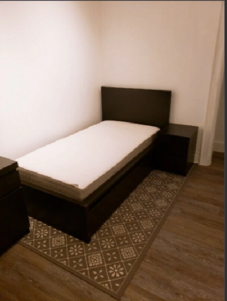 Private Room for Rent – Broadview & Dundas (Downtown Toronto)