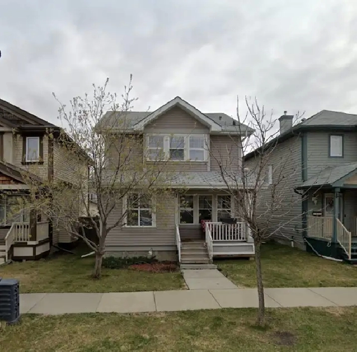 Spacious 3 Bed, 2.5 Bath Home in Terwillegar Towne