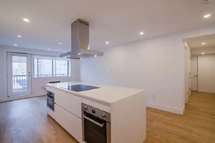 modern three-bed, two-bath apartment near Peel - ID 3174