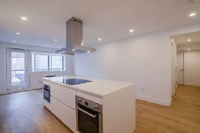 modern three-bed, two-bath apartment near Peel - ID 3174