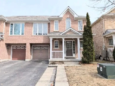Semi-Detached Town House 2-Storey Home in Newmarket for rent