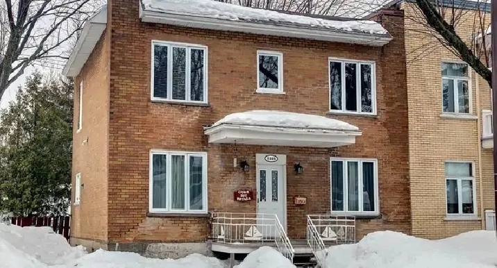 Grande maison meublée avec terrain à louer – Limoilou (Lairet)