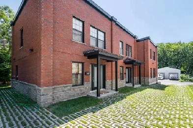 2‑Bedroom Townhouse‑Style Condo - Sainte‑Anne‑de‑Bellevue