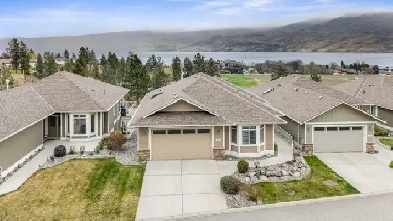 $979,900 55 Community Lake View