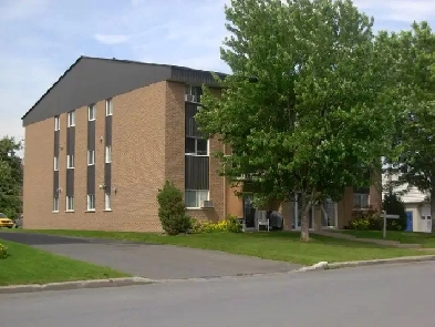 4 ½ JUILLET  /RDC / secteur hôpital-Carrefour