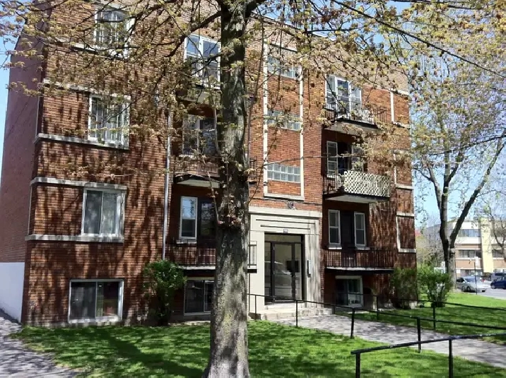 NDG (Loyola) - 4½ parking included! May-June-July availability